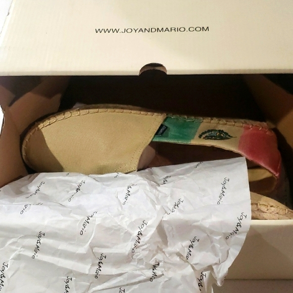 Joy&Mario Unisex shoes with Mexican Flag on side, size 10 - Picture 9 of 9